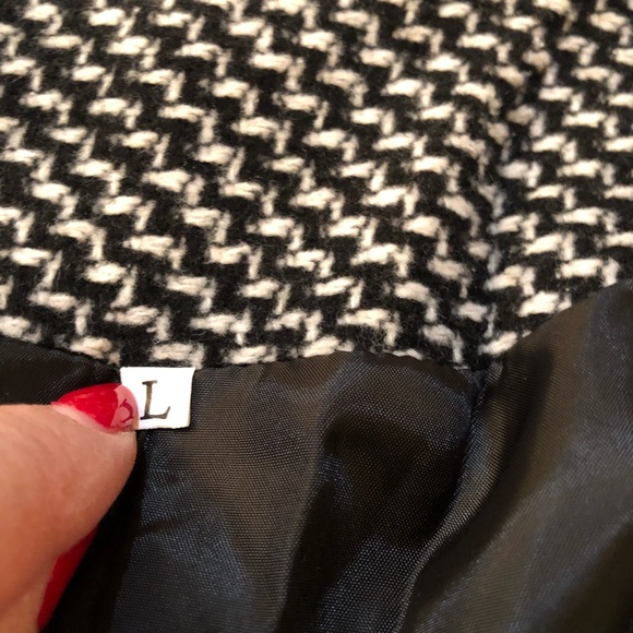 Beautiful herringbone coat with 1 button front notched collar slit pockets new - Picture 14 of 14